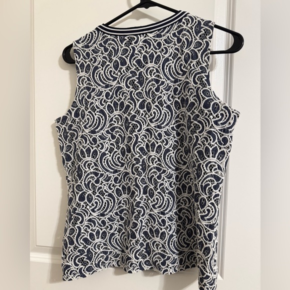 NWOT Tommy Hilfiger Navy and White Lace V-Neck Blouse - Picture 3 of 3